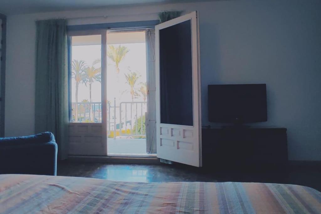 Luxury Villa 20Mts Far From The Sea โอริอุเอลา ภายนอก รูปภาพ